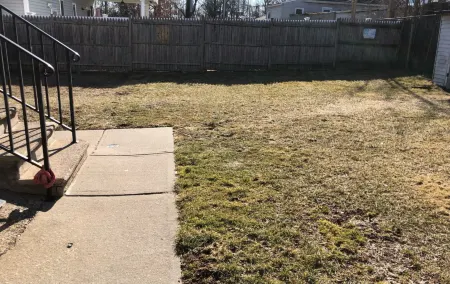 Private 3 Bedroom and 1 Bathroom House with Free Parking and Convenient to NYC Bus and Train