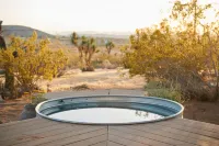 Cedar Hot Tub and Outdoor Oasis - Charming Desert Escape