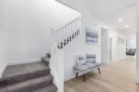 Beautiful Interior and Backyard Oasis - Charming Luxury Escape