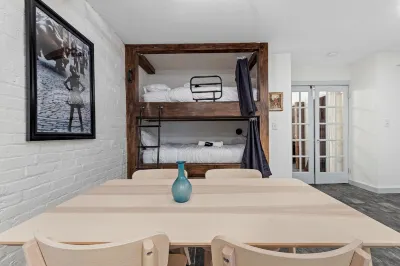 Historic Character and Prime Location - Charming Modern Retreat Hotels in Adams Morgan