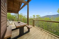 Spectacular Views, Hot Tub, and Pool Table - Stunning Cozy Retreat