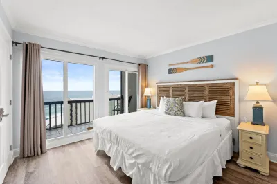 Private Balcony and Gulf Access - Stunning Beachfront Haven