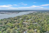 Riverside Haven - Fire pit, Panoramic Views, Amenities Hotels in Bluffton