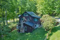 Creek Front Cabin with Hot Tub and Mountain Views - Stunning Retreat Hotels in Roan Mountain