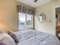 Cozy Suite with Kitchenette and Cable TV - Tranquil Haven Hotels in Otter Rock