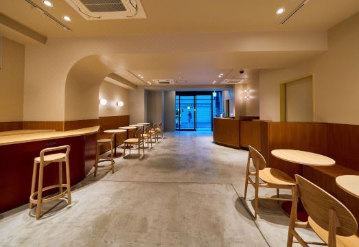 2. 호텔 플러스 호..