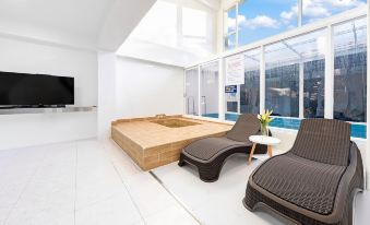 Gyeongju Jullietapoolvilla&Kidspension