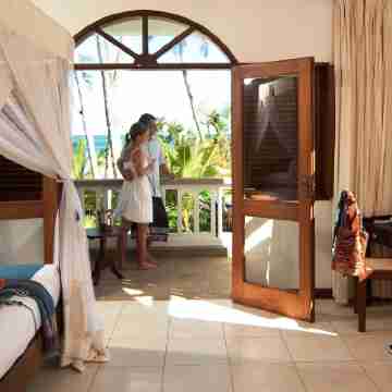 Lantana Galu Beach Rooms