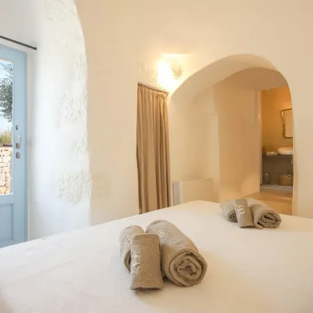 TD Lamiamola Stylish Trulli Lamie with Pool