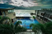 The Gold Beach Resort - Pools