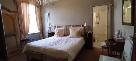 Chateau d'Hassonville Отели в г. Рошфор