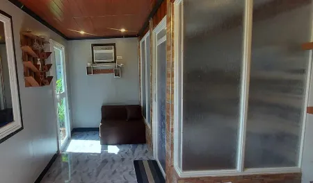 B&F Travellers Inn Отели в г. Остров Малапаскуа