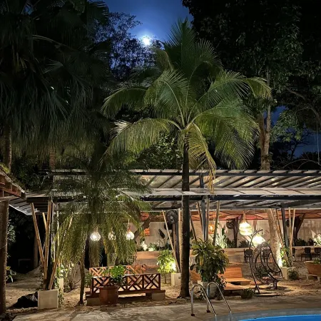 Curiol Boutique Hotel & Lounge