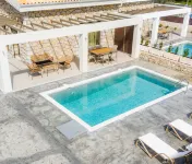 Stone & Sea Villas - Swimmingpools