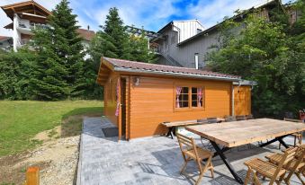 Restful Apartment with Sauna, Hot Tub, Fitness Room, Balcony