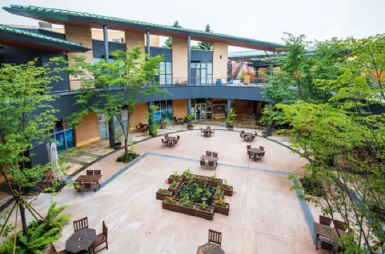 Hotel Karuizawa Cross Отели рядом с достопримечательностью «Karuizawa Prince Hotel Snow Resort»