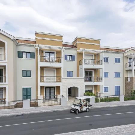 Lustica Apartments Central