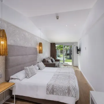 Kumara Serenoa by Lopesan Hotels