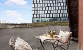 Sanders Charm - Amazing Two-Bedroom Apartment with Shared Garden