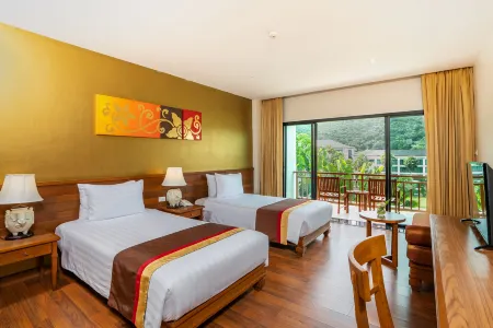 Naithonburi Beach Resort