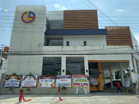 LG Hotel Отели в г. Kaliwates