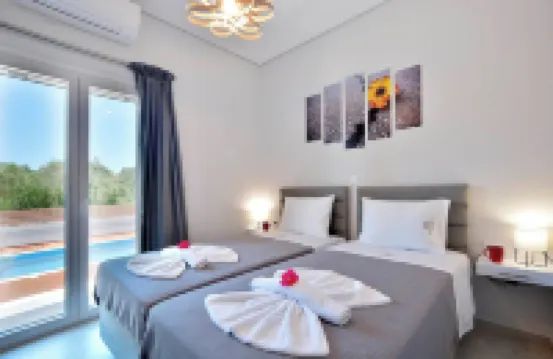 Villa Ventus Sleeps 7 with Parking