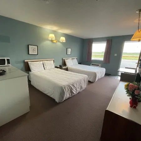 Earlton Motel