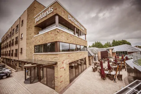 Parklands Hotel & Country Club Отели рядом с достопримечательностью «Tesco Superstore»