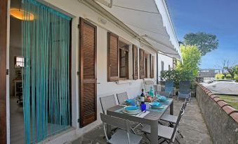 Elizabeth House-100m Lake & Priv Parking - Happy Rentals