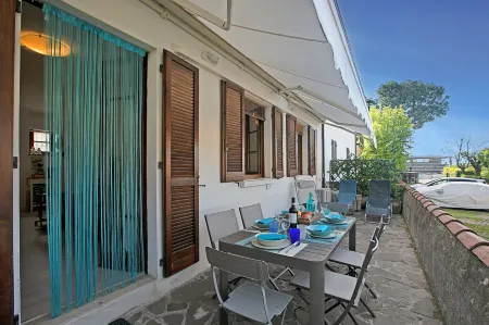 Elizabeth House-100m Lake & Priv Parking - Happy Rentals Отели рядом с достопримечательностью «Campeggio Maderno Di Avanzi Roberto»