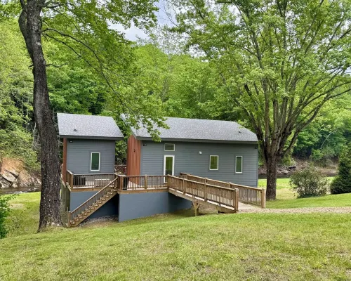 Riverfront Cabin, Hot tub, Fire Pit, Grill, Wi-Fi, Private, Fishing, Swimming Hotels in South Toe