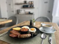 United Home B&B - breakfast