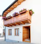 Fenat Hotels in Introd