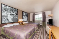 Super 8 by Wyndham Dunbar/Charleston Area - Parkplatz