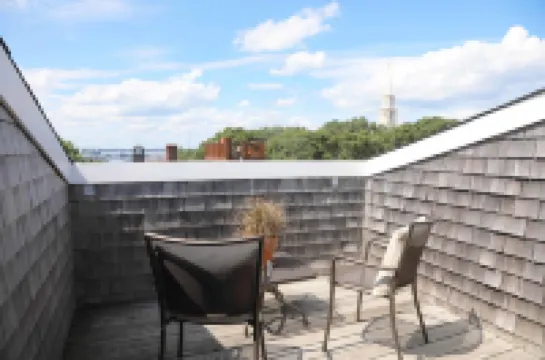 Mill Street Inn Hotels in Newport