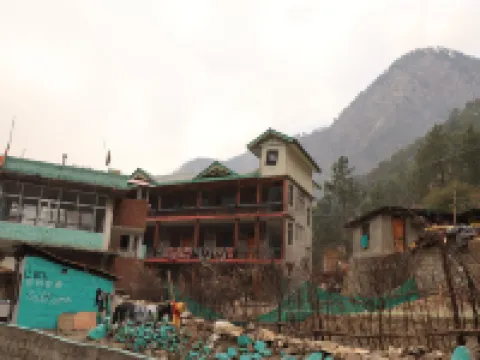 Chalo Challal Hotel & Cafe Ξενοδοχεία στην πόλη Kasol