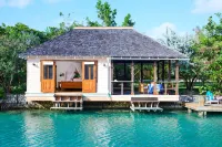 GoldenEye Hotels near Pantai James Bond