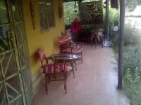 Lovely 3-Bdrm Cottage w Private Patios Pkg Sanyang