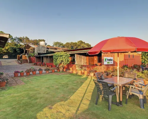 Treebo la Paradise Hotels in Avakali