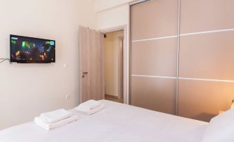 Trendy 2 Bd Apt in Galatsi