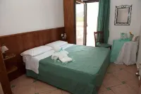 Oasi del Fauno Các khách sạn ở Vallo della Lucania