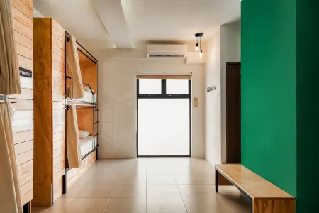 Nomads Hotel, Hostel & Rooftop Pool Cancun