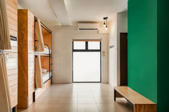 Nomads Hotel, Hostel & Rooftop Pool Cancun