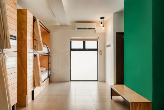 Nomads 飯店及屋頂泳池