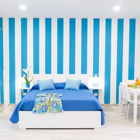 Summer Colors Rooms & Apartments