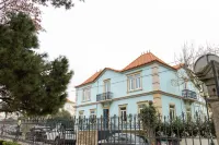 Surf & Sea Suites Hotels in Каркавелуш