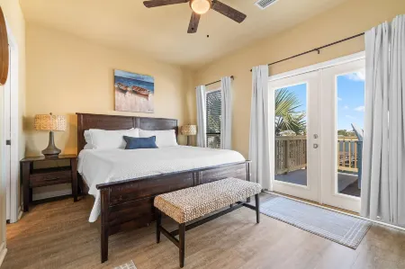 Molokai Villas Riverside 7A Отели рядом с достопримечательностью «Perdido Key Beach»