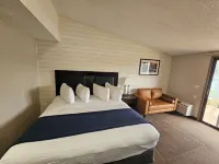 The Lodge at Chalk Hill - balcony