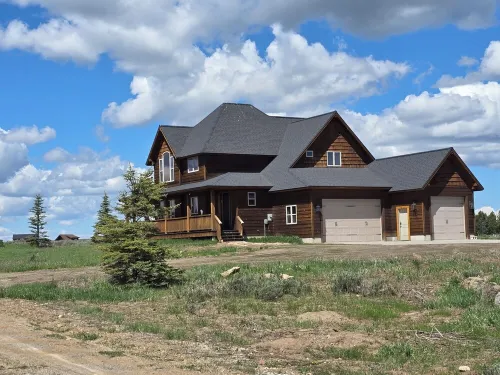 Cove Ct Cabin Island Park Idaho ~Theater Room & Snowmobile Parking ~ Sleeps 18 - 4 星級