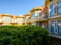 Horton Grand Hotel Hotels near Marina District